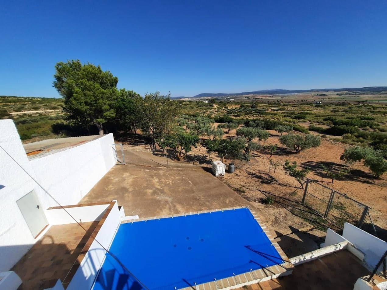3 soveværelse Villa til salg i Almansa med swimmingpool - € 185.000 (Ref: 8950710)