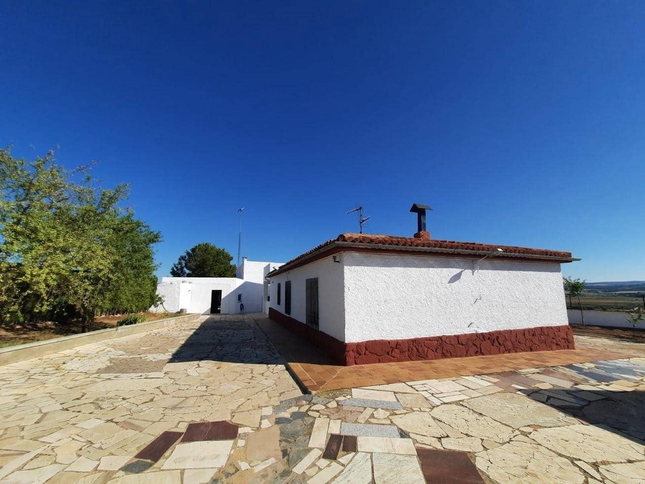 3 soveværelse Villa til salg i Almansa med swimmingpool - € 185.000 (Ref: 8950710)