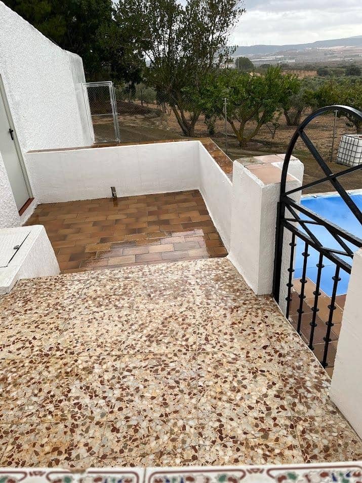 3 soveværelse Villa til salg i Almansa med swimmingpool - € 185.000 (Ref: 8950710)