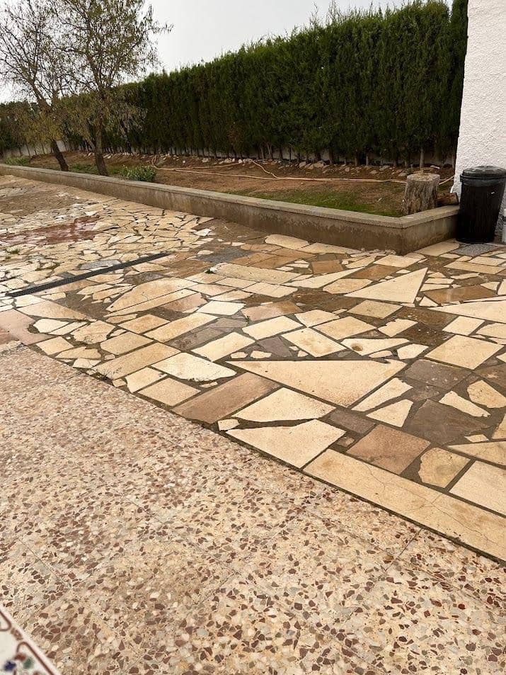 3 soveværelse Villa til salg i Almansa med swimmingpool - € 185.000 (Ref: 8950710)