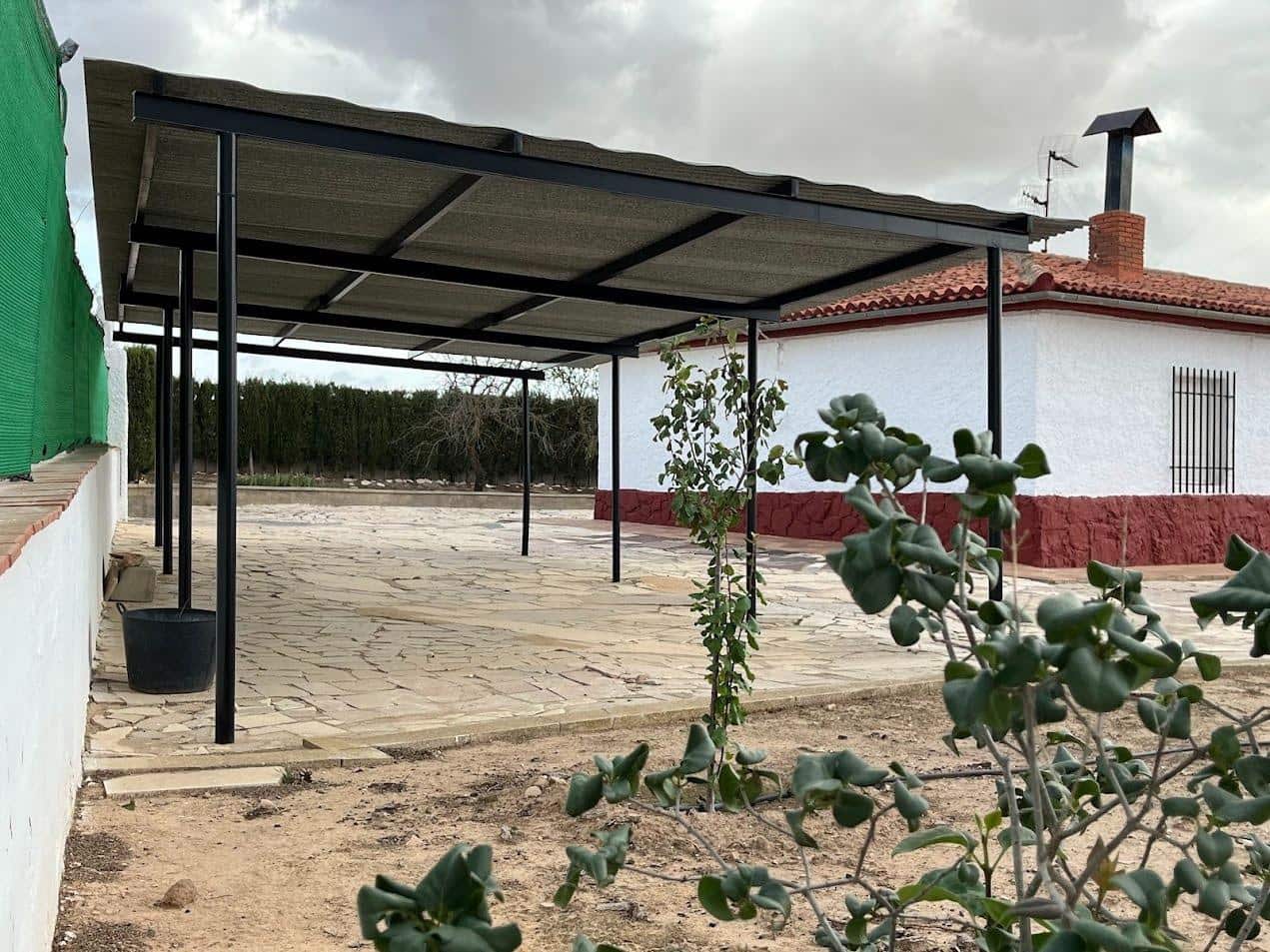 3 soveværelse Villa til salg i Almansa med swimmingpool - € 185.000 (Ref: 8950710)