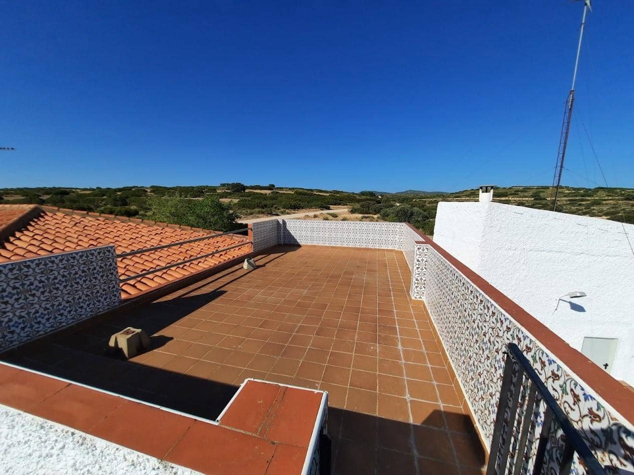 3 soveværelse Villa til salg i Almansa med swimmingpool - € 185.000 (Ref: 8950710)