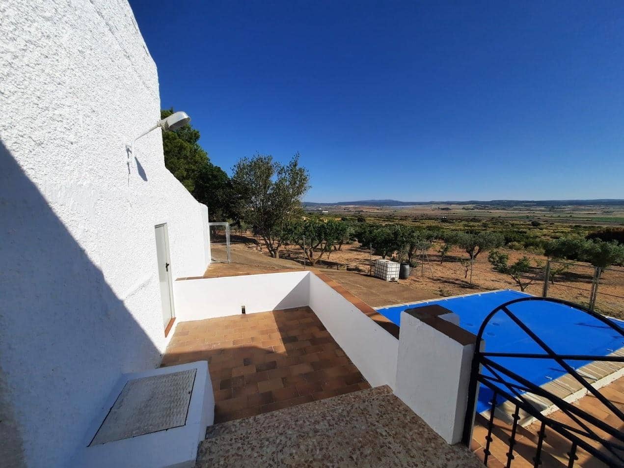 3 soveværelse Villa til salg i Almansa med swimmingpool - € 185.000 (Ref: 8950710)