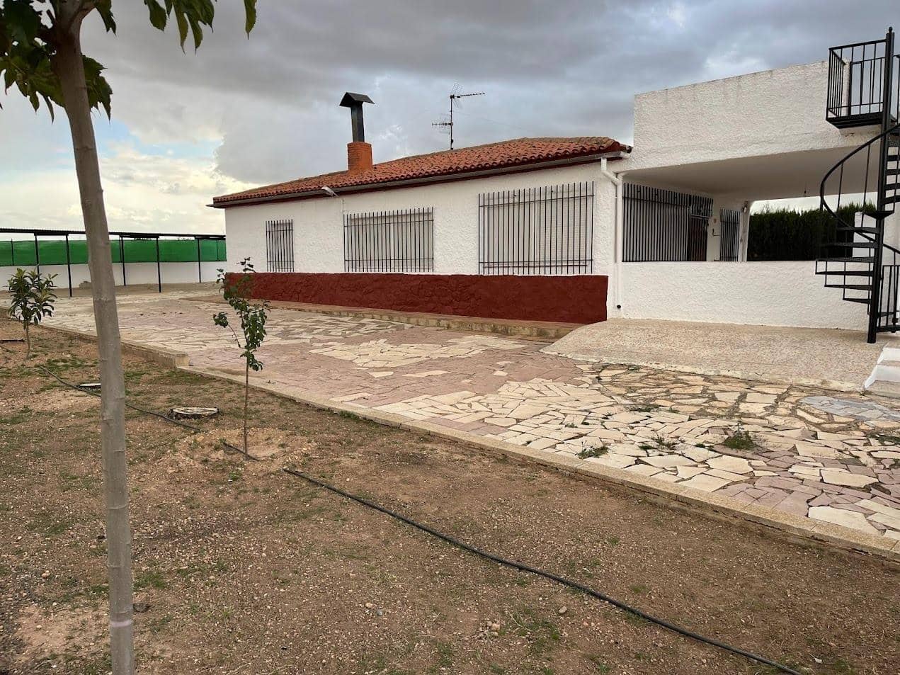 3 soveværelse Villa til salg i Almansa med swimmingpool - € 185.000 (Ref: 8950710)