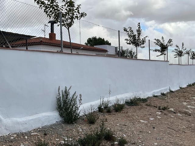 3 quarto Moradia para venda em Almansa com piscina - 185 000 € (Ref: 8950710)