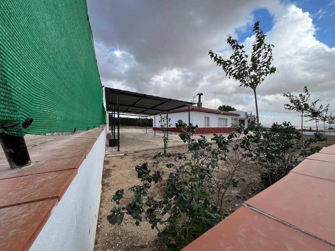 3 soveværelse Villa til salg i Almansa med swimmingpool - € 185.000 (Ref: 8950710)