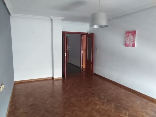 4 makuuhuone Asunto myytävänä paikassa Almansa - 72 000 € (Ref: 8976147)