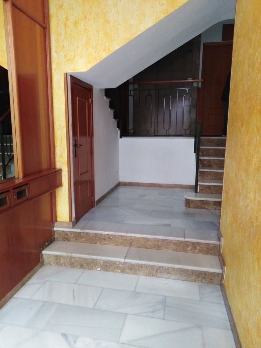 4 bedroom Flat for sale in Almansa - € 72,000 (Ref: 8976147)