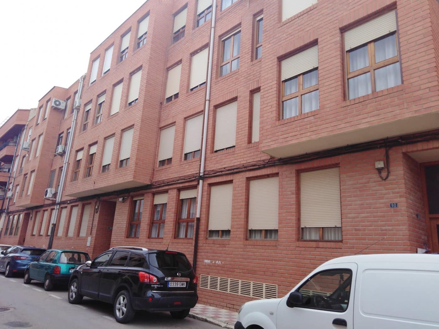 4 bedroom Flat for sale in Almansa - € 72,000 (Ref: 8976147)
