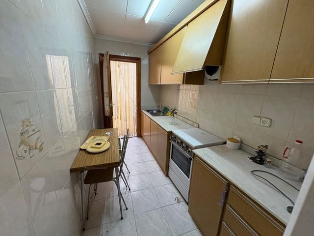 4 slaapkamer Appartement te koop in Alpera - € 75.000 (Ref: 8988521)