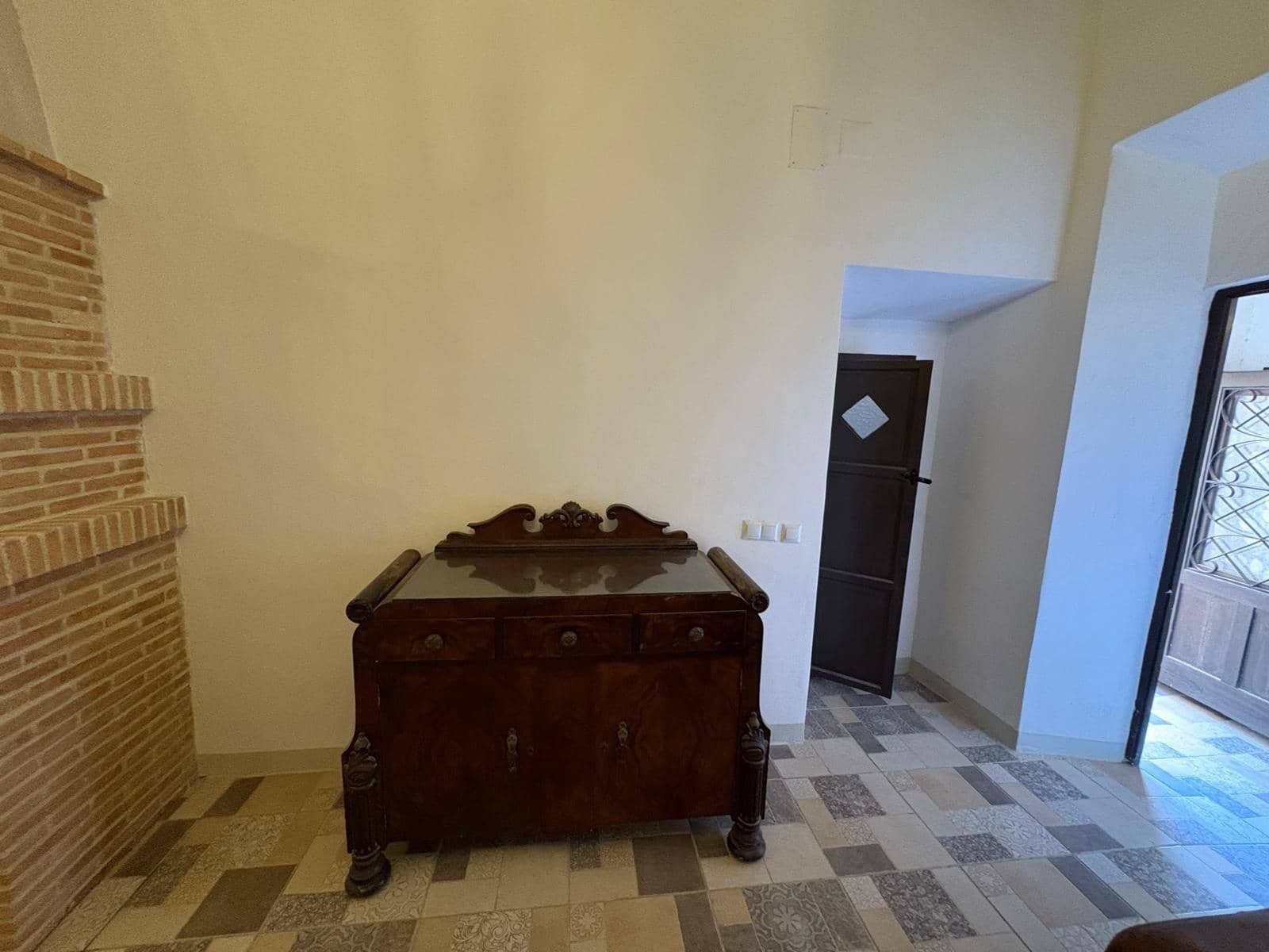 15 soveværelse Villa til salg i Almansa - € 220.000 (Ref: 9031491)