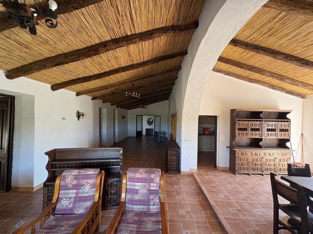 15 soveværelse Villa til salg i Almansa - € 220.000 (Ref: 9031491)