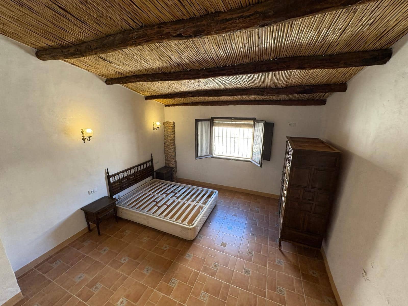 15 soveværelse Villa til salg i Almansa - € 220.000 (Ref: 9031491)