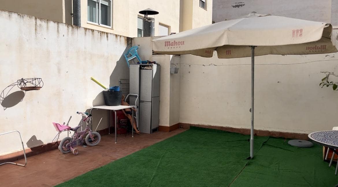 3 bedroom Flat for sale in Almansa with garage - € 139,000 (Ref: 9031492)