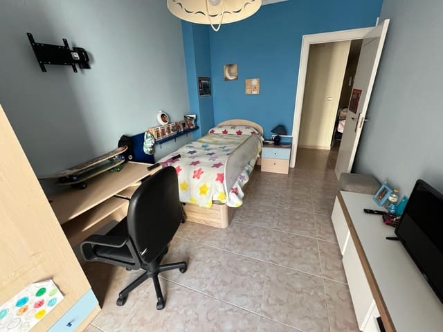 3 makuuhuone Asunto myytävänä paikassa Almansa mukana 
autotalli - 139 000 € (Ref: 9031492)