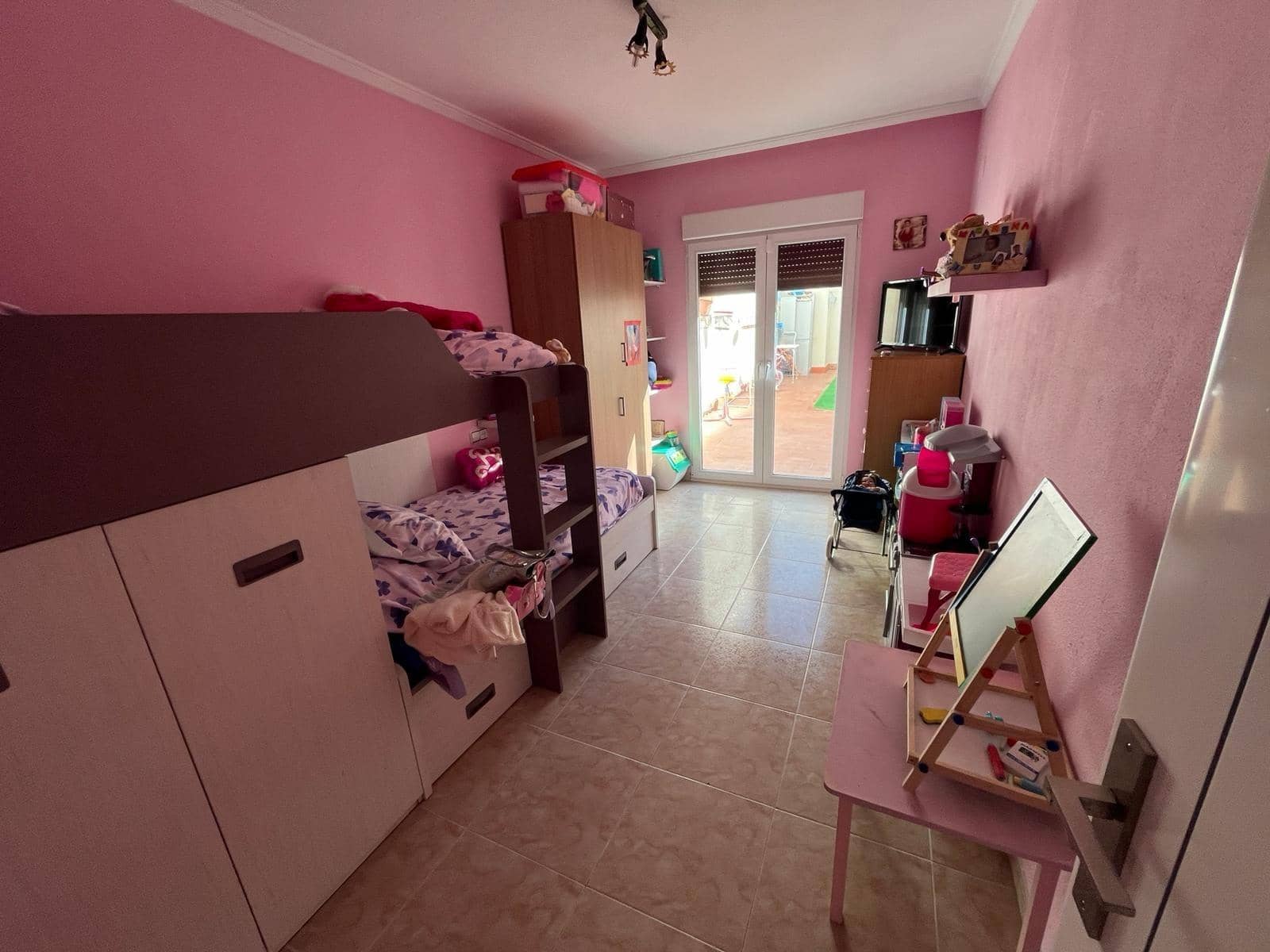 3 bedroom Flat for sale in Almansa with garage - € 139,000 (Ref: 9031492)