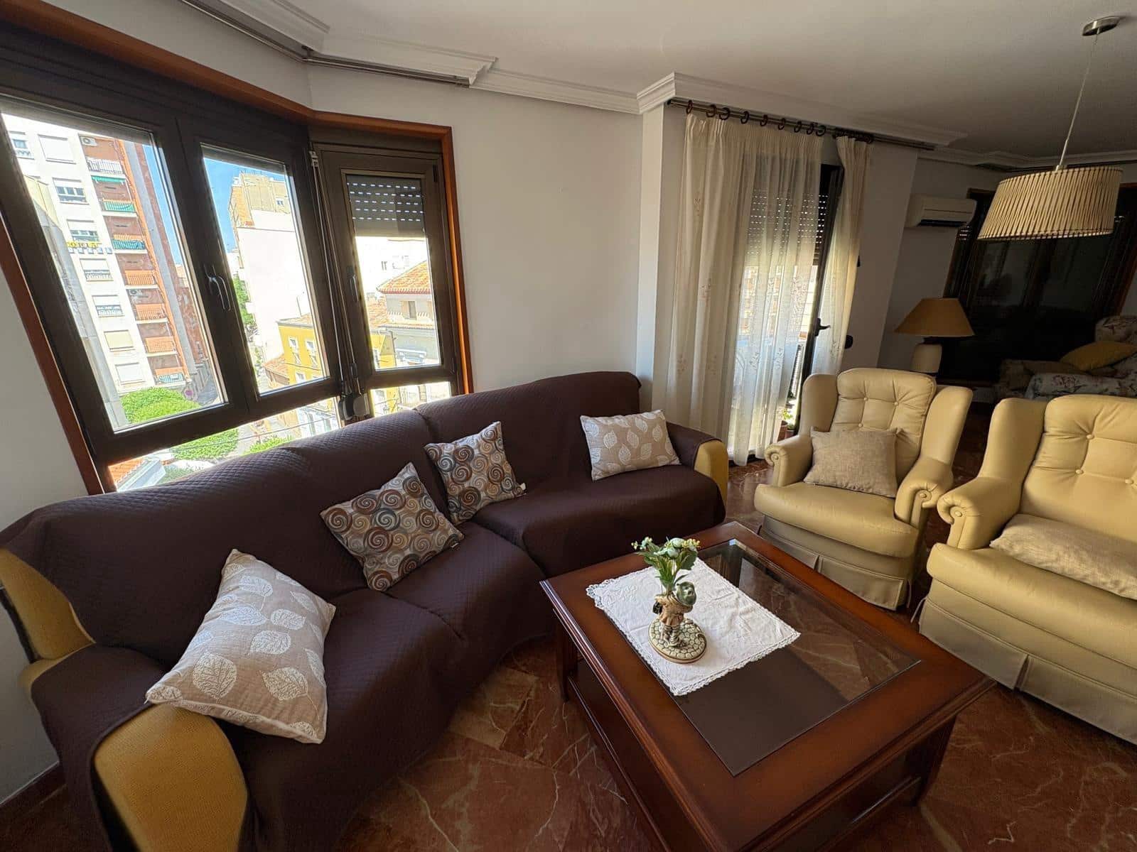 5 soveværelse Lejlighed til salg i Almansa med garage - € 129.000 (Ref: 9031493)