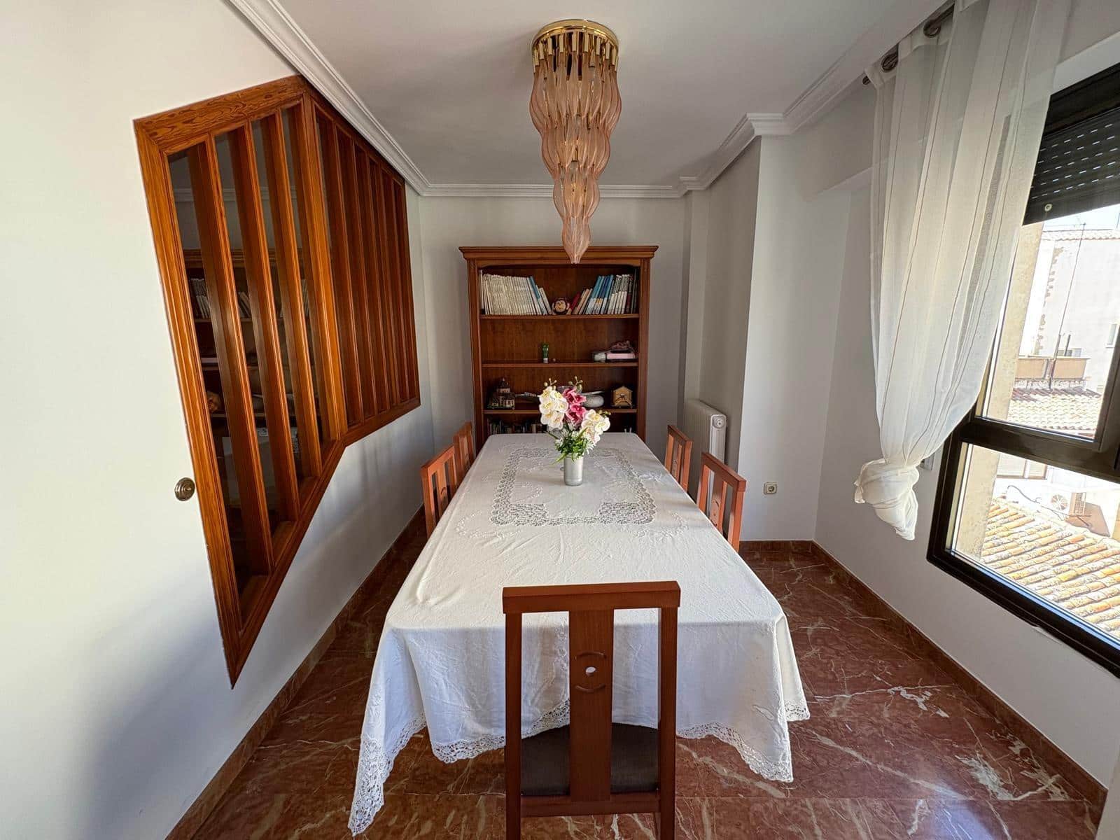 5 soveværelse Lejlighed til salg i Almansa med garage - € 129.000 (Ref: 9031493)