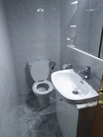 3 slaapkamer Rijtjeshuis te koop in Almansa met garage - € 160.000 (Ref: 9068808)