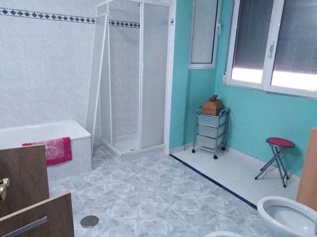 3 slaapkamer Rijtjeshuis te koop in Almansa met garage - € 160.000 (Ref: 9068808)