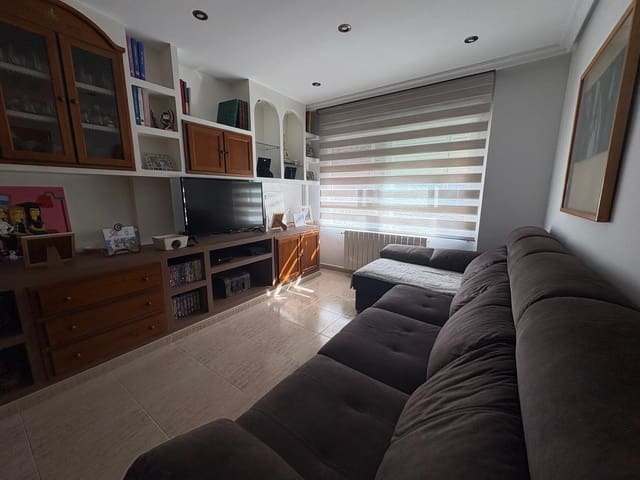 3 slaapkamer Rijtjeshuis te koop in Almansa - € 220.000 (Ref: 9104624)