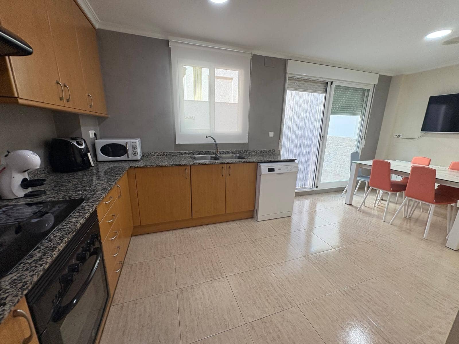 3 quarto Moradia em Banda para venda em Almansa - 220 000 € (Ref: 9104624)