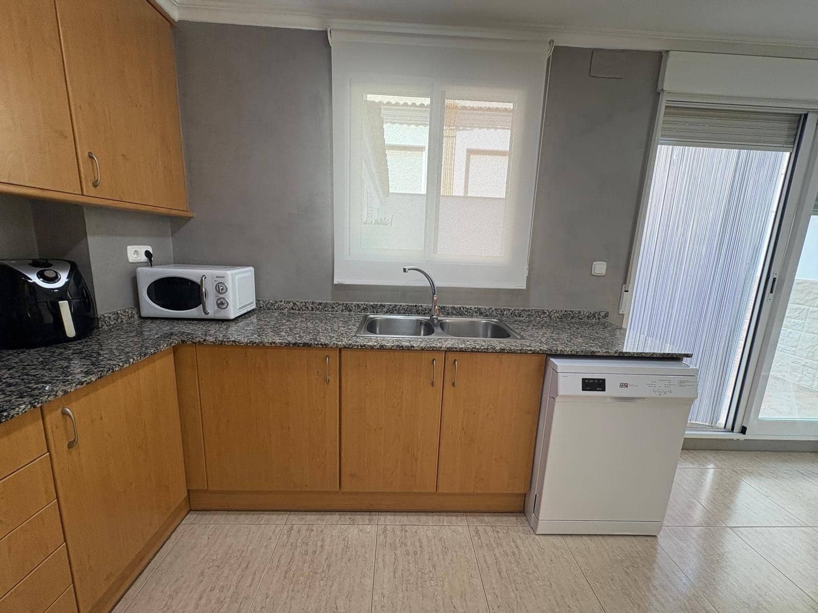 3 quarto Moradia em Banda para venda em Almansa - 220 000 € (Ref: 9104624)