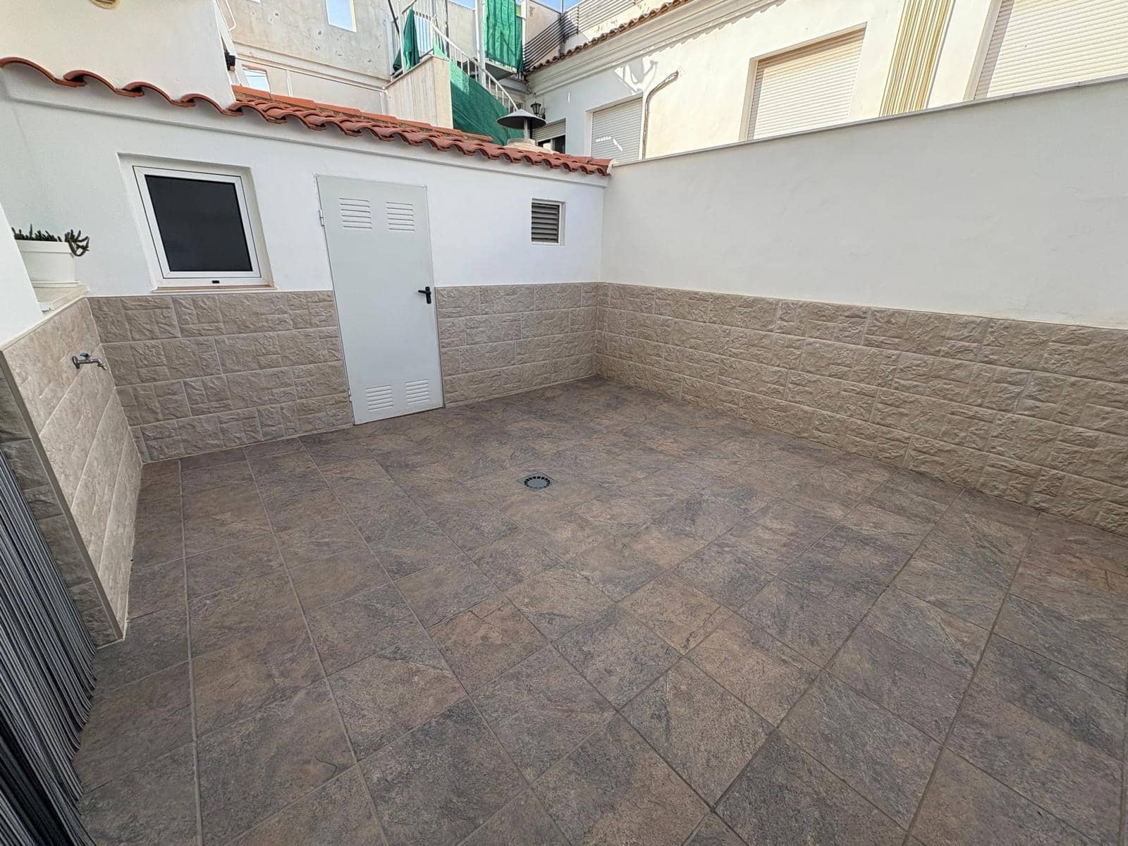 3 quarto Moradia em Banda para venda em Almansa - 220 000 € (Ref: 9104624)