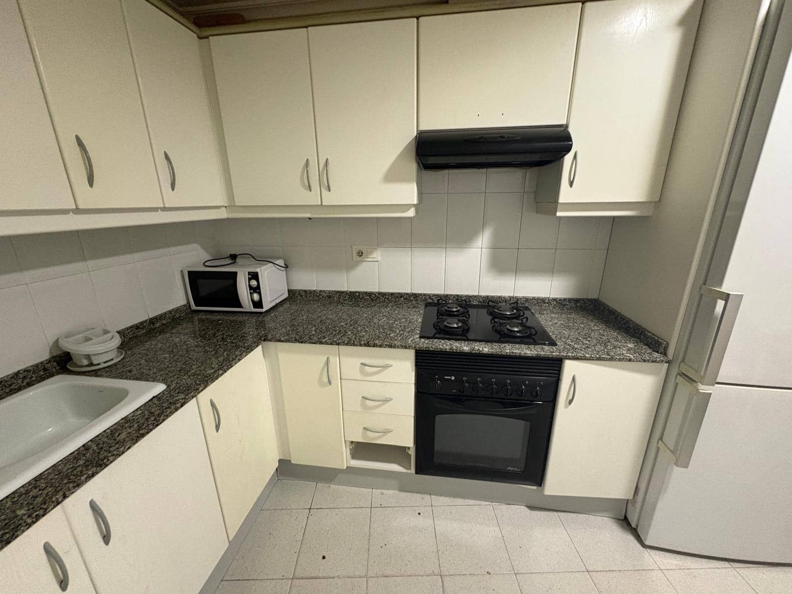 4 soveværelse Lejlighed til salg i Almansa med garage - € 89.000 (Ref: 9108656)