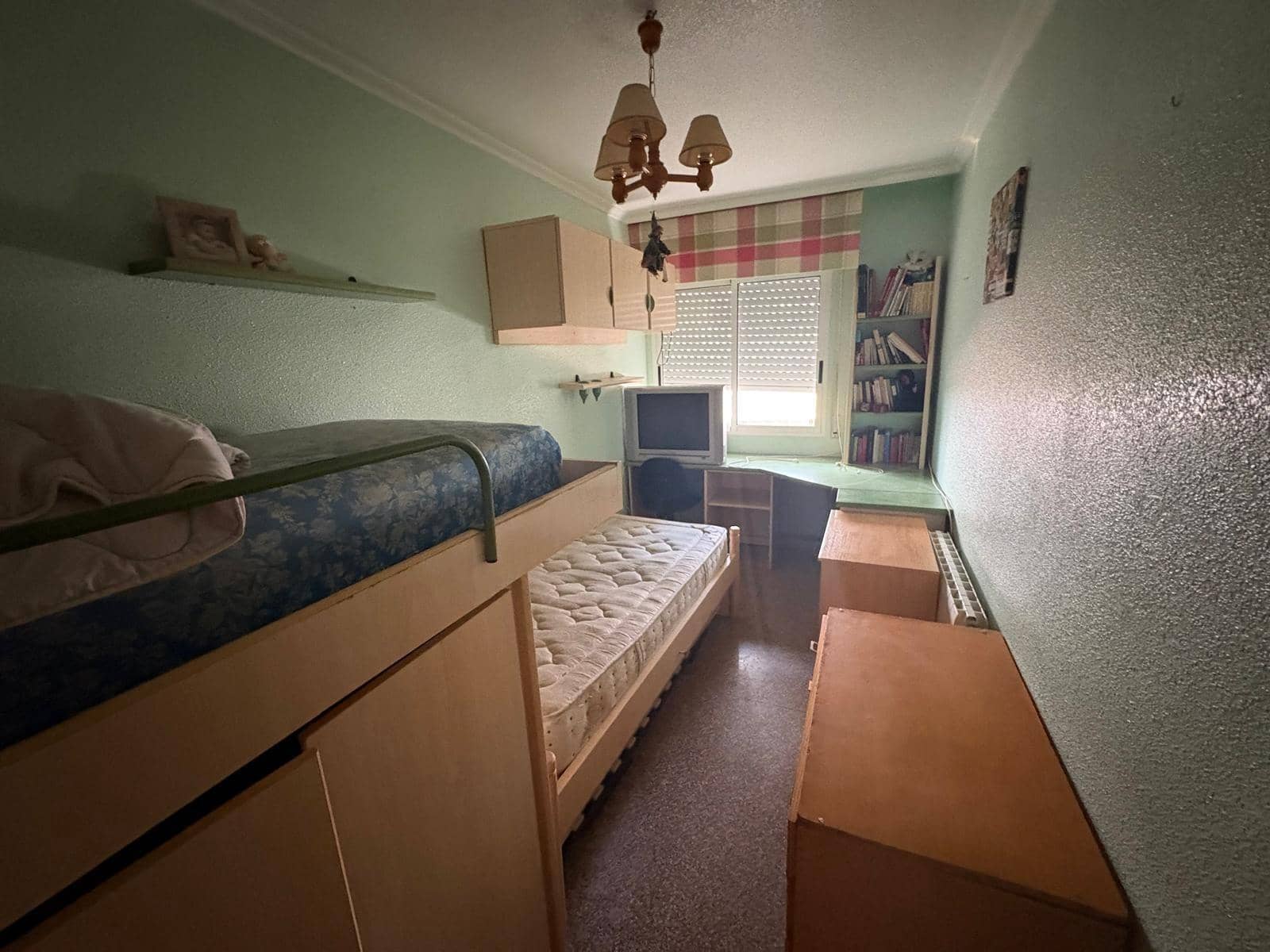 4 soveværelse Lejlighed til salg i Almansa med garage - € 89.000 (Ref: 9108656)