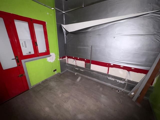 Kommersiell til salgs i Almansa - € 75 000 (Ref: 9116076)