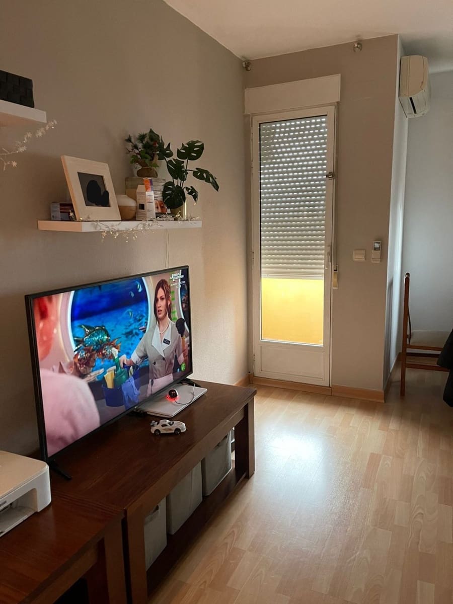 3 slaapkamer Flat te koop in Almansa met garage - € 95.000 (Ref: 9134446)