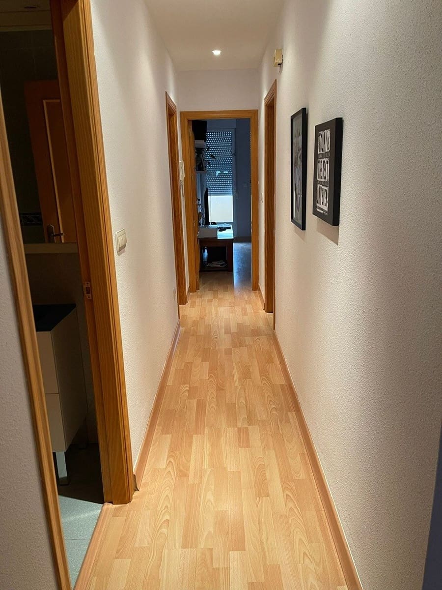 3 slaapkamer Flat te koop in Almansa met garage - € 95.000 (Ref: 9134446)