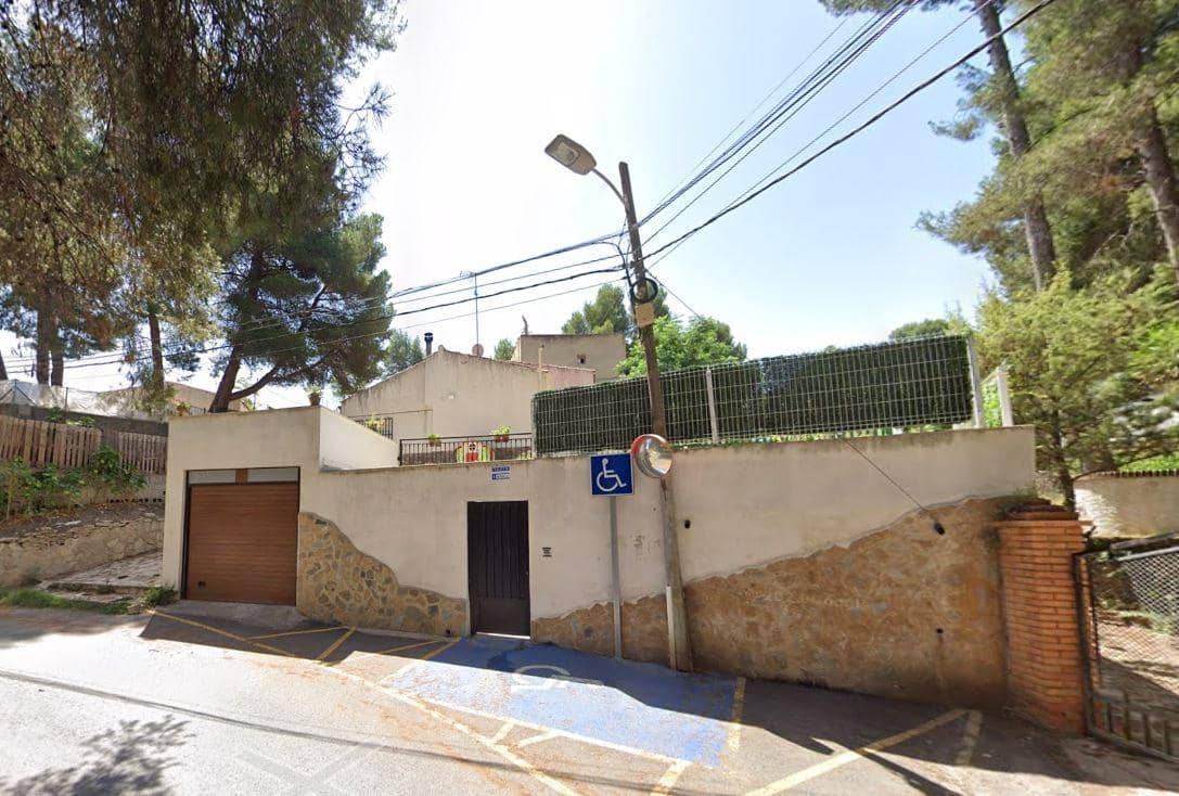 3 makuuhuone Huvila vuokrattavana paikassa Almansa mukana uima-altaan 
autotalli - 1 000 € (Ref: 9171419)