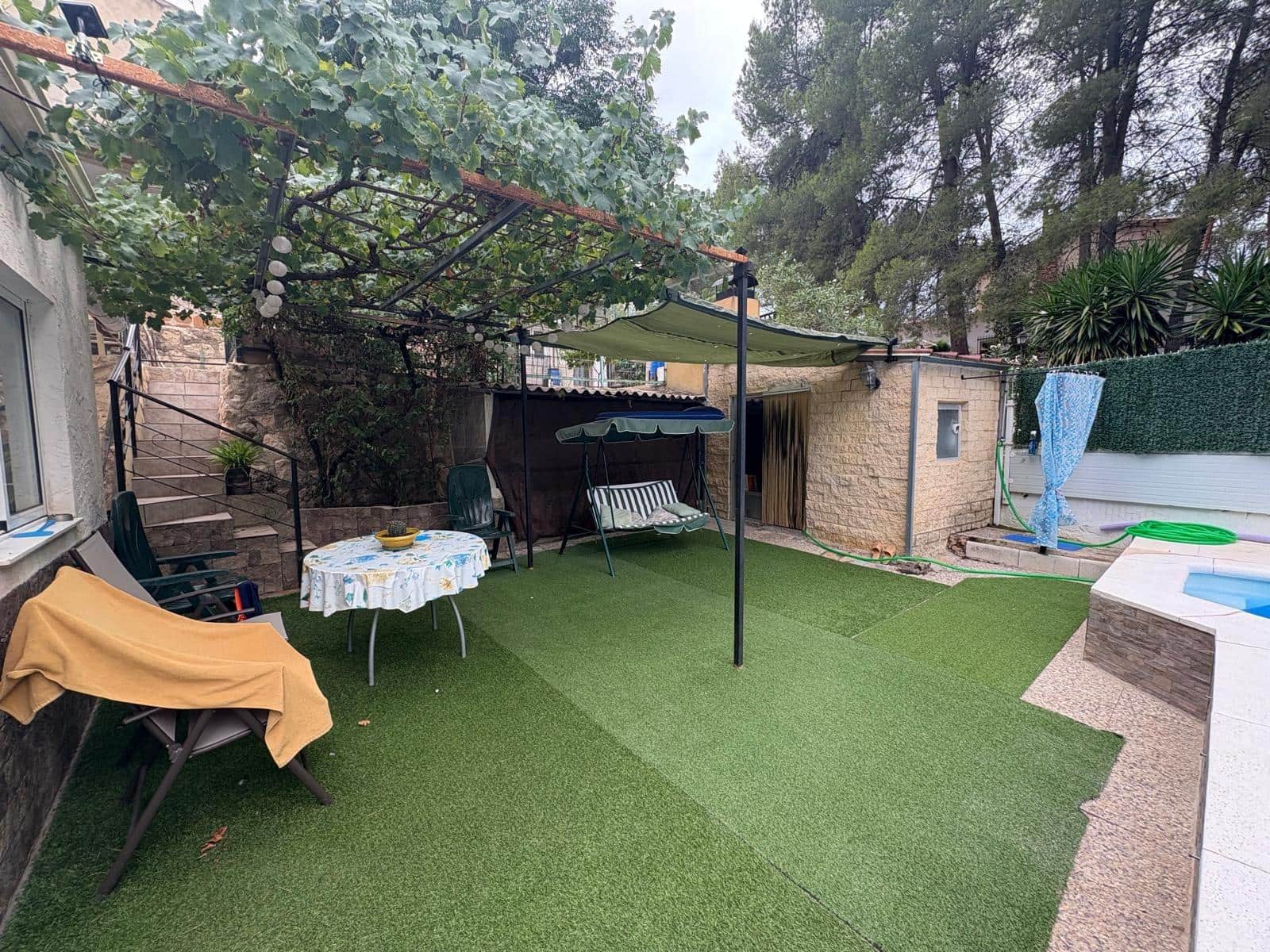 3 makuuhuone Huvila vuokrattavana paikassa Almansa mukana uima-altaan 
autotalli - 1 000 € (Ref: 9171419)