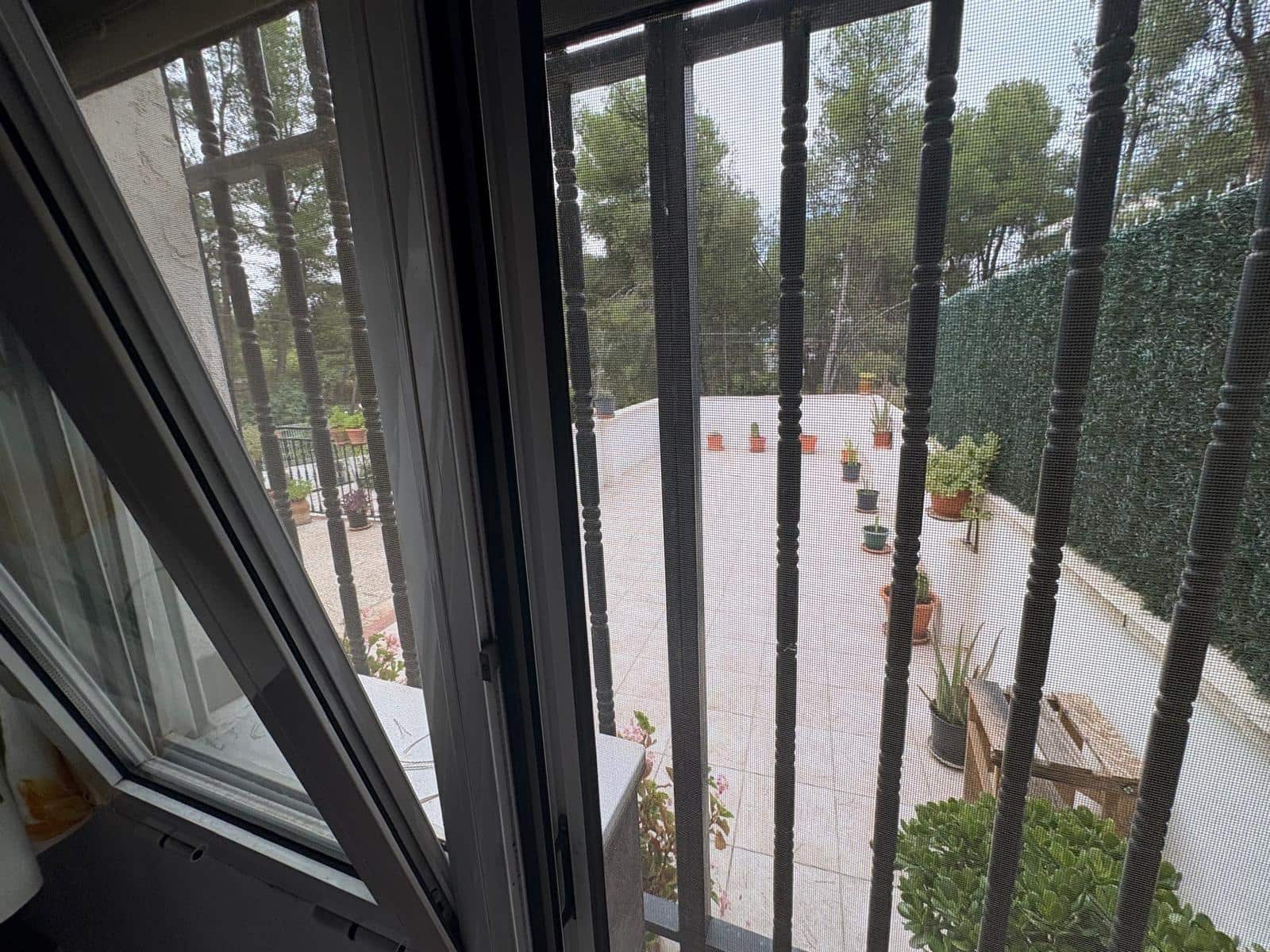 3 makuuhuone Huvila vuokrattavana paikassa Almansa mukana uima-altaan 
autotalli - 1 000 € (Ref: 9171419)