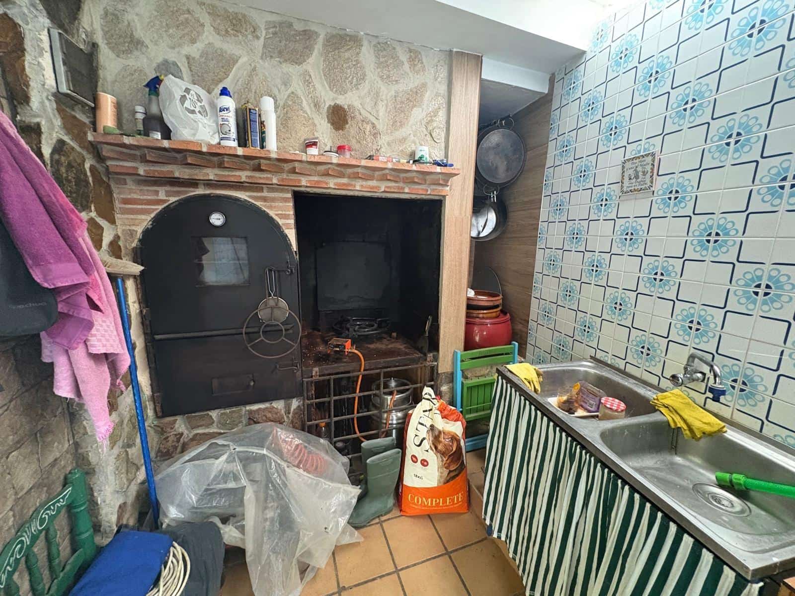 3 makuuhuone Huvila vuokrattavana paikassa Almansa mukana uima-altaan 
autotalli - 1 000 € (Ref: 9171419)