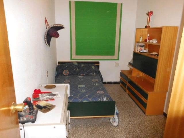 4 makuuhuone Asunto myytävänä paikassa Almansa mukana 
autotalli - 65 000 € (Ref: 9282223)