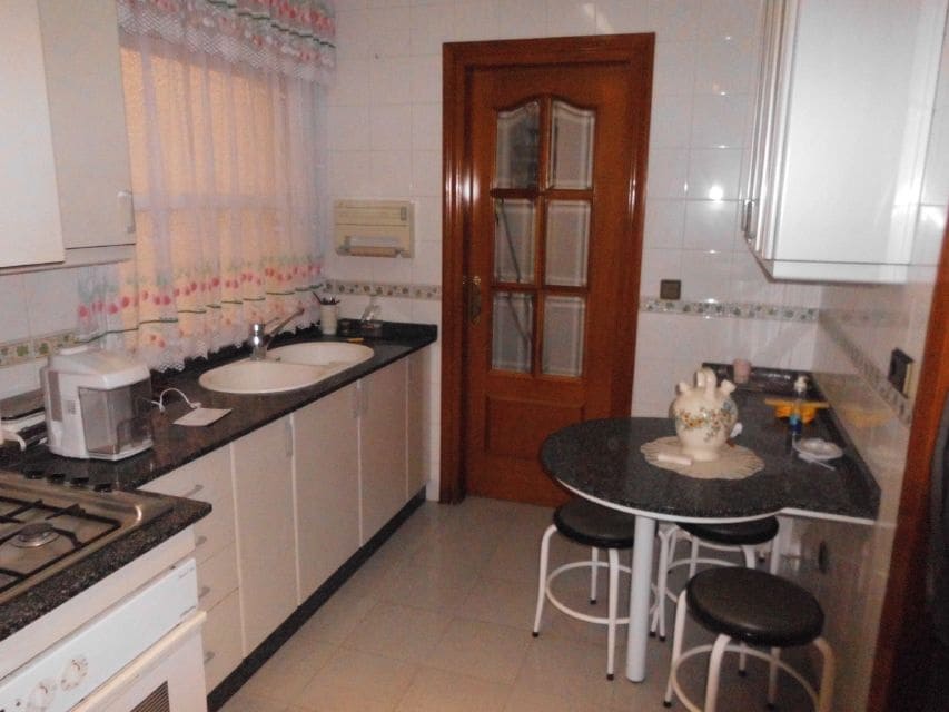 4 makuuhuone Asunto myytävänä paikassa Almansa mukana 
autotalli - 65 000 € (Ref: 9282223)