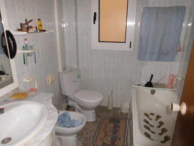 4 makuuhuone Asunto myytävänä paikassa Almansa mukana 
autotalli - 65 000 € (Ref: 9282223)