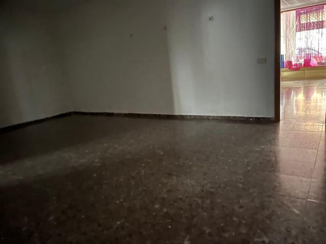 Commercial for sale in Almansa - € 105,000 (Ref: 9285235)