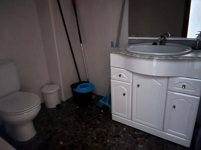 Commercial for sale in Almansa - € 105,000 (Ref: 9285235)