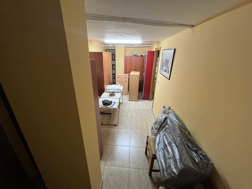 3 bedroom Office for sale in Almansa - € 35,000 (Ref: 9294402)