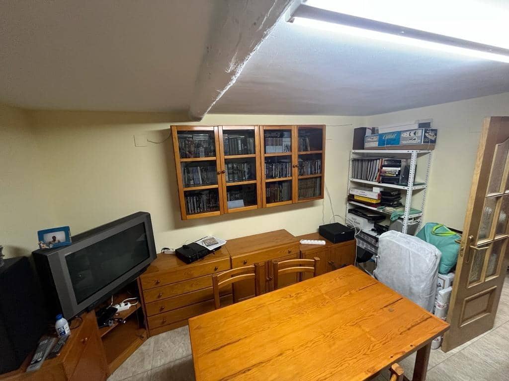 3 bedroom Office for sale in Almansa - € 35,000 (Ref: 9294402)