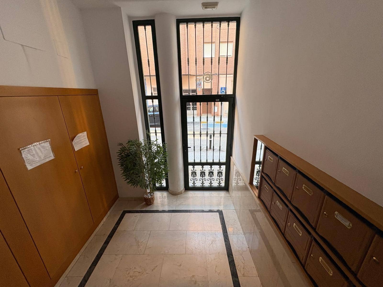 2 makuuhuone Asunto myytävänä paikassa Almansa - 95 000 € (Ref: 9296897)