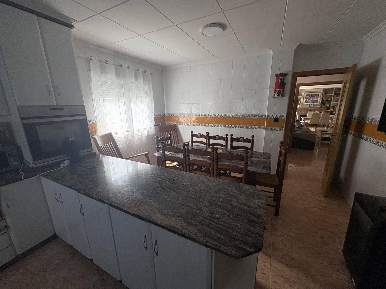 5 bedroom Villa for sale in Almansa with pool - € 250,000 (Ref: 9301057)