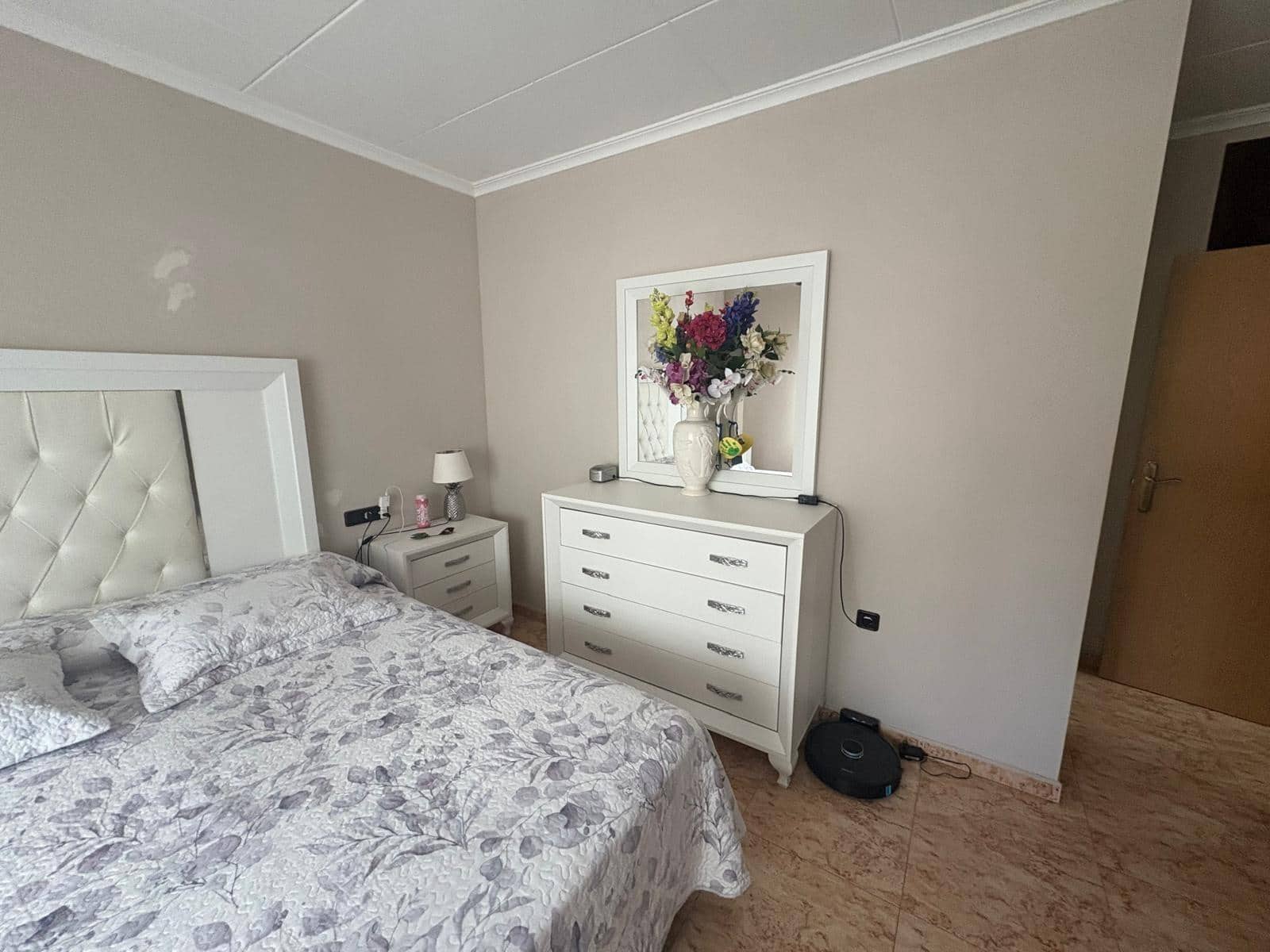 5 bedroom Villa for sale in Almansa with pool - € 250,000 (Ref: 9301057)