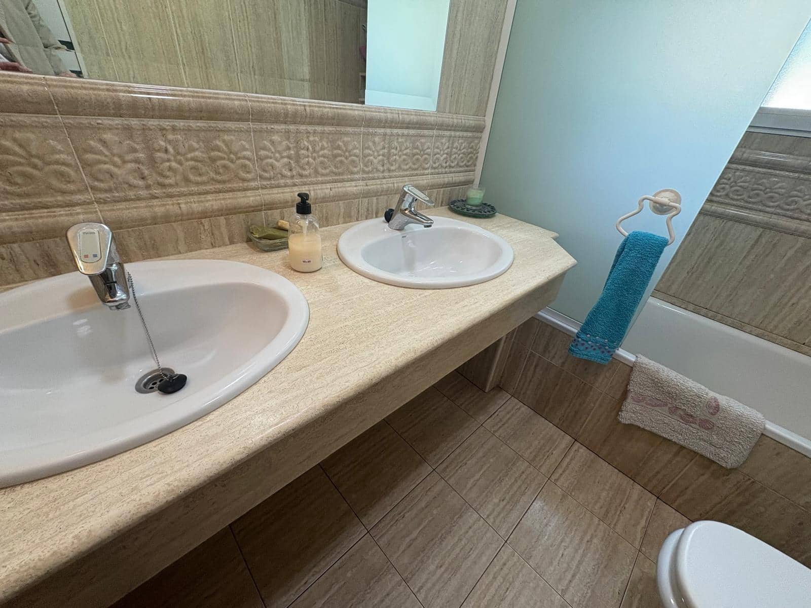 5 bedroom Villa for sale in Almansa with pool - € 250,000 (Ref: 9301057)