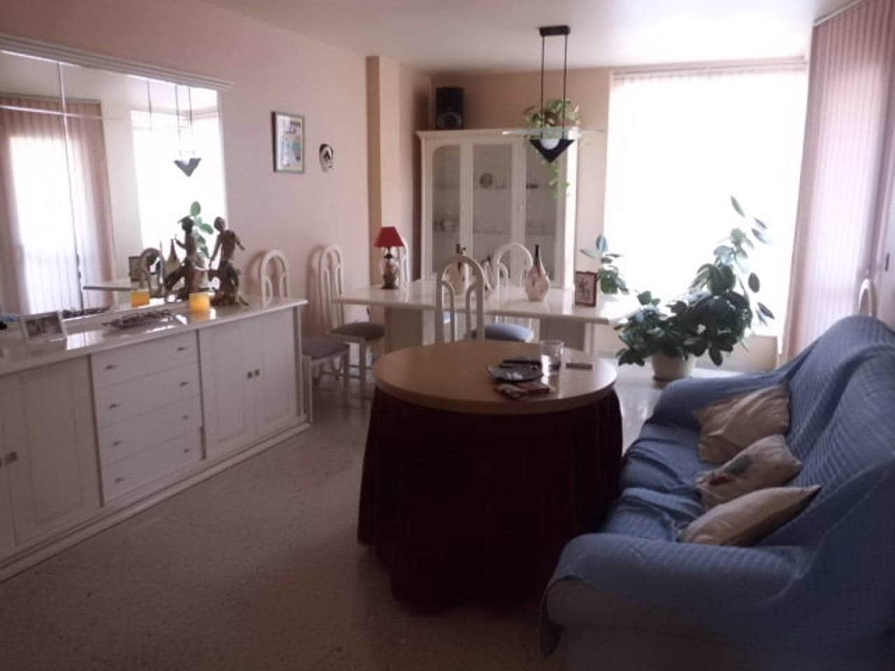 4 soveværelse Lejlighed til salg i Almansa med garage - € 95.000 (Ref: 9326476)