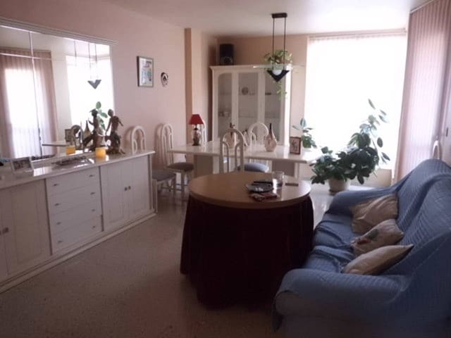 4 makuuhuone Asunto myytävänä paikassa Almansa mukana 
autotalli - 95 000 € (Ref: 9326476)